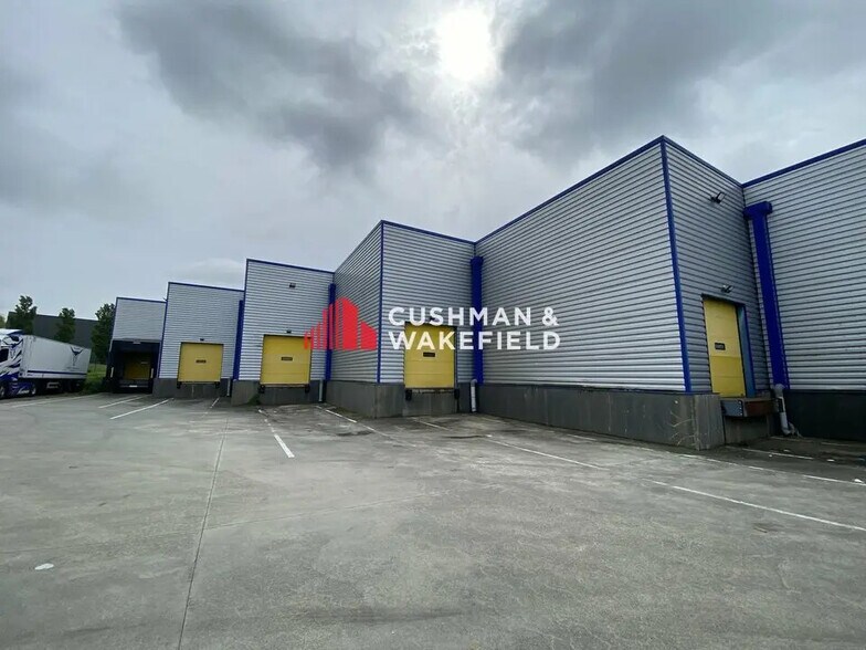 Industriel/Logistique dans CASTELNAU-D'ESTRETEFONDS à louer - Photo de l’immeuble – Image 1 sur 3