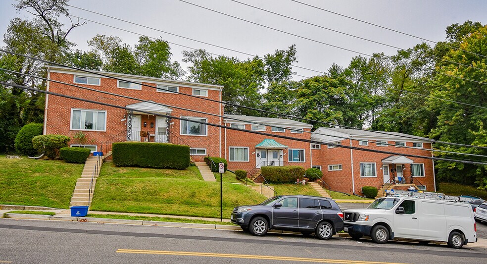 Holiday Hills Townhomes portefeuille de 3 biens à vendre sur LoopNet.fr - Photo de l’immeuble – Image 3 sur 13