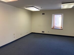 253 S Washington Ave, Bergenfield, NJ à louer Photo de l’immeuble– Image 2 sur 11