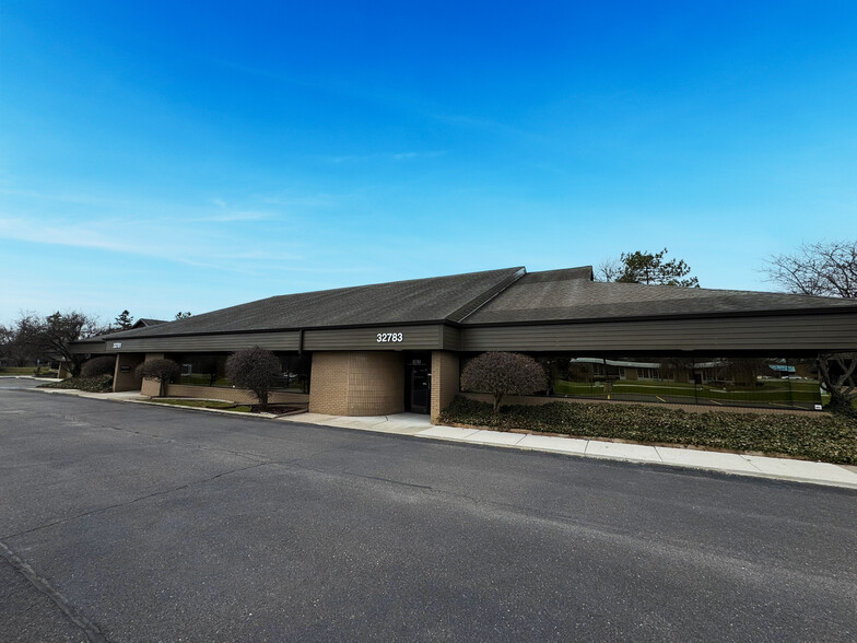 32781-32783 Middlebelt Rd, Farmington Hills, MI à vendre - Photo de l’immeuble – Image 2 sur 6