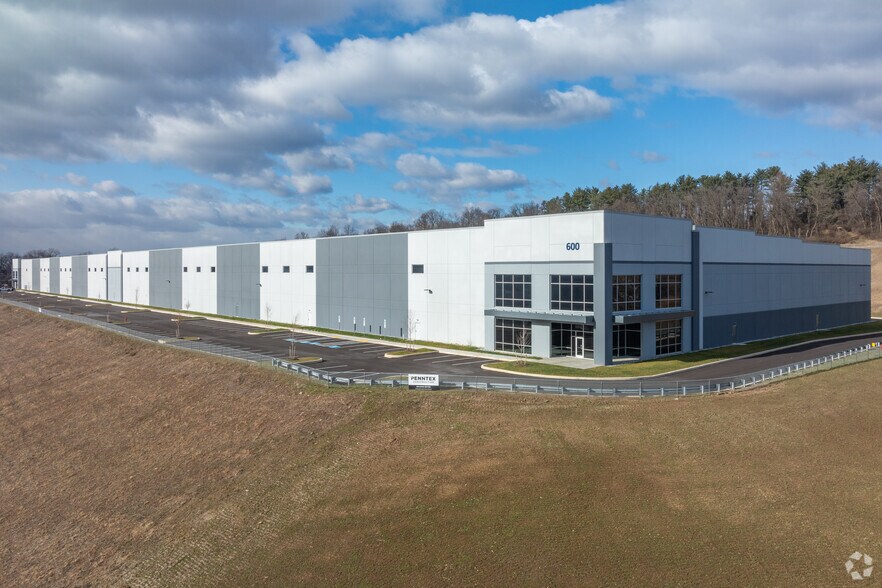 600 Busser Rd, York, PA à louer - Photo de l’immeuble – Image 2 sur 7