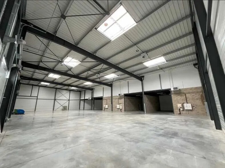 Route De Martigues, Marignane à vendre - Photo de l’immeuble – Image 3 sur 8