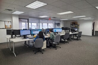 18 Commerce Way, Woburn, MA à louer Photo intérieure– Image 2 sur 3