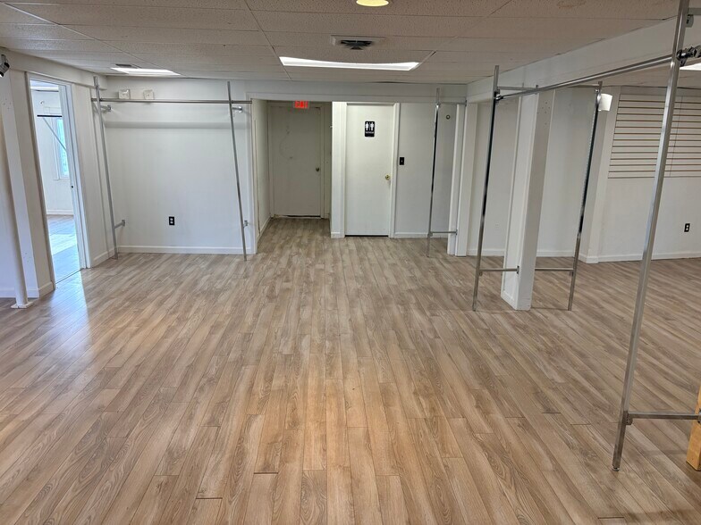 1875 Main St, Tewksbury, MA à louer - Photo de l’immeuble – Image 3 sur 42