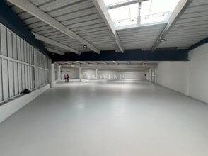 Local d'activités dans Maurepas à vendre Photo intérieure– Image 1 sur 4