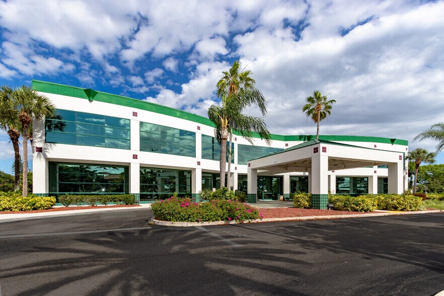 2721 Del Prado Blvd S, Cape Coral, FL à louer - Photo de l’immeuble – Image 1 sur 15