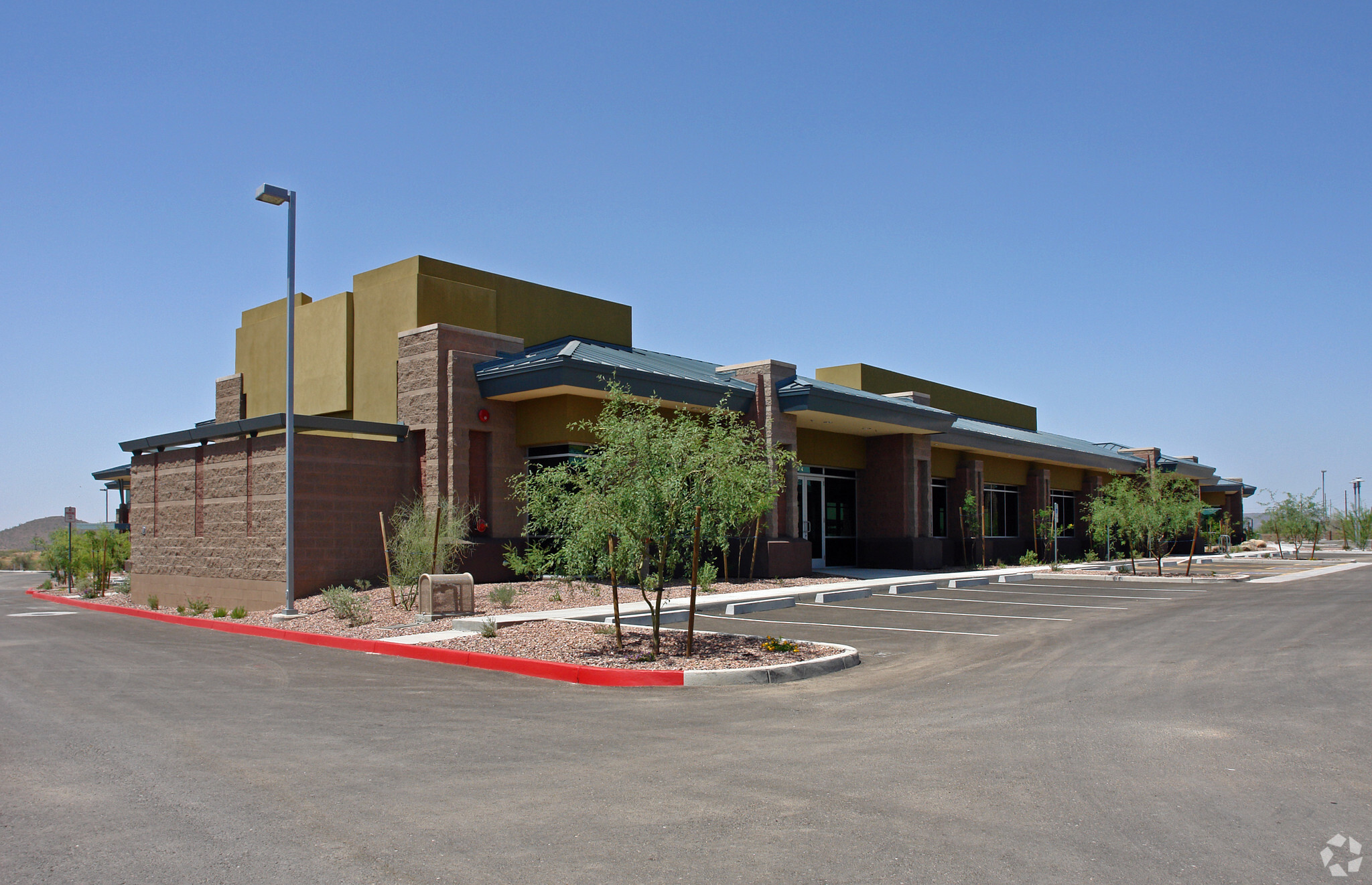 41818 N Venture Dr, Phoenix, AZ à louer Photo de l’immeuble– Image 1 sur 7