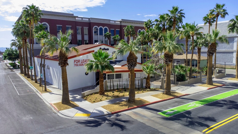 401 S 6th St, Las Vegas, NV à louer - Photo de l’immeuble – Image 3 sur 32