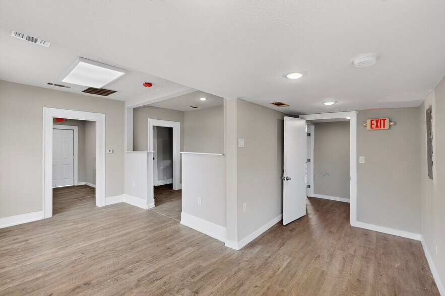 3818 S Lancaster Rd, Dallas, TX à louer - Photo principale – Image 1 sur 37