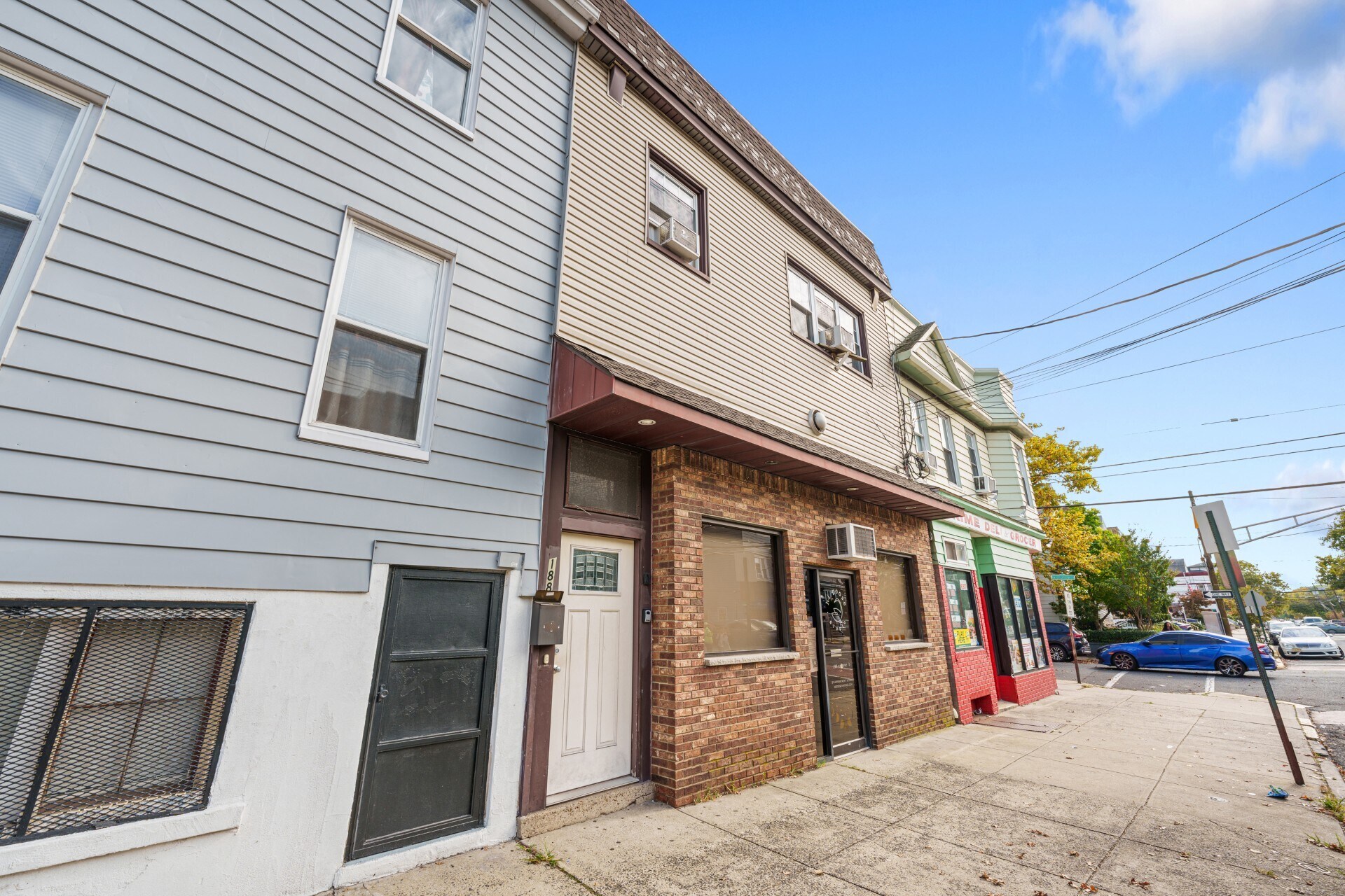 188 Avenue B, Bayonne, NJ à vendre Photo de l’immeuble– Image 1 sur 9