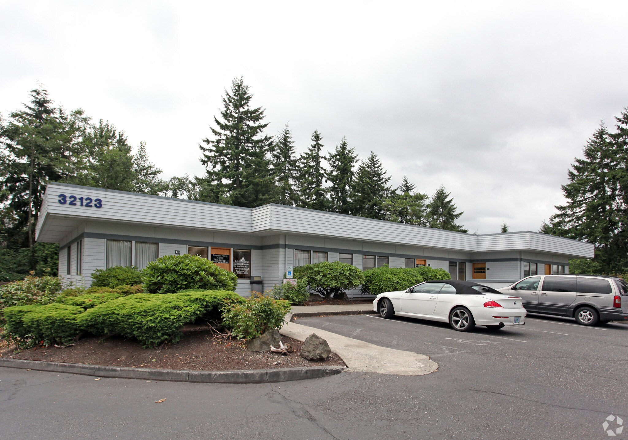 32123 1st Ave S, Federal Way, WA à louer Photo principale– Image 1 sur 15