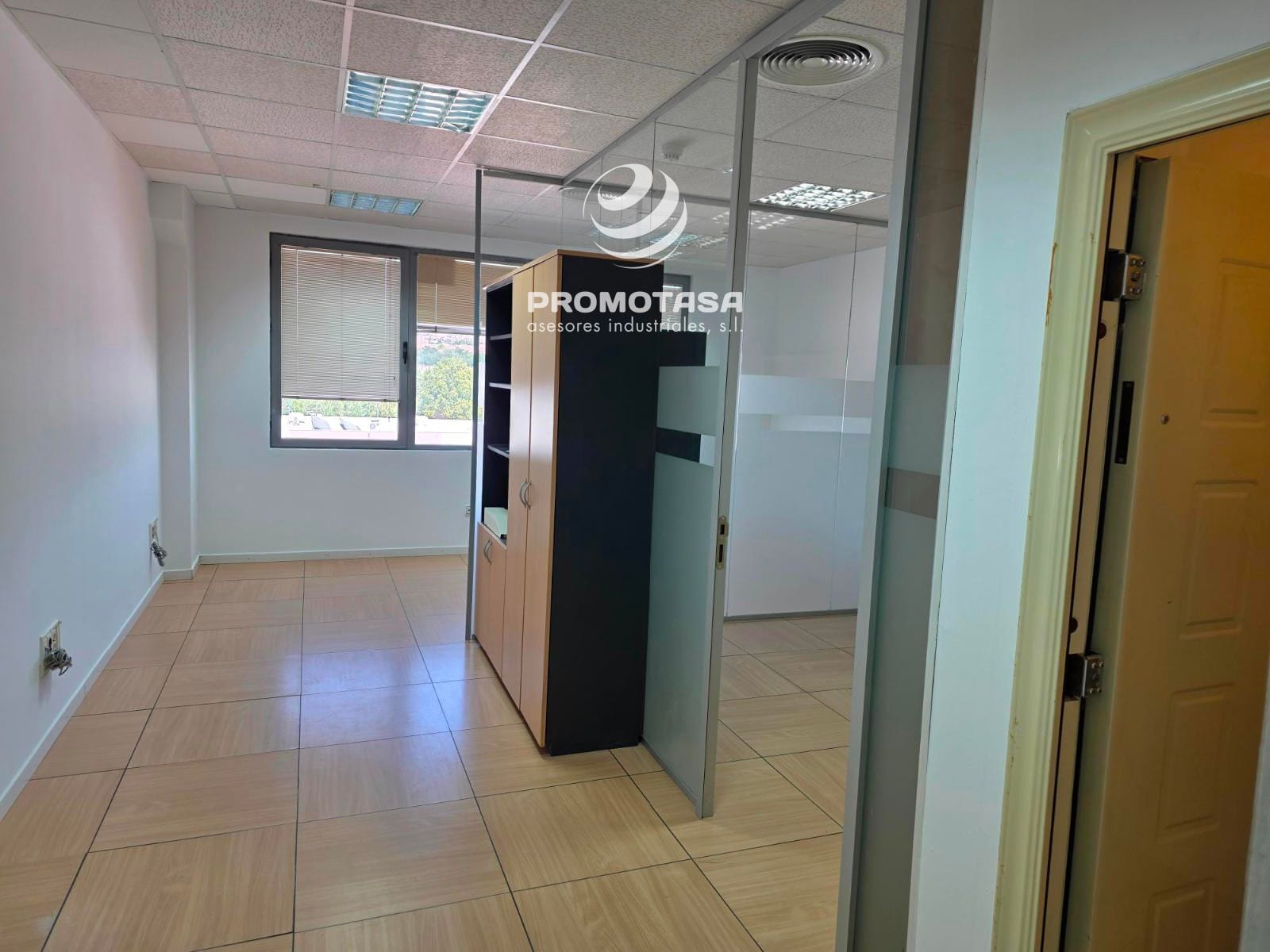 Local commercial dans Rivas-Vaciamadrid, Madrid à louer Photo intérieure– Image 1 sur 4