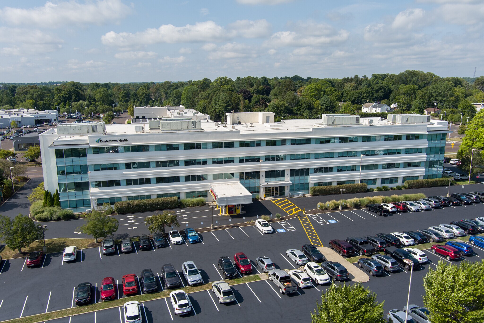 4259 W Swamp Rd, Doylestown, PA à louer Photo de l’immeuble– Image 1 sur 56