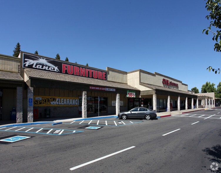 8585 Elk Grove Blvd, Elk Grove, CA à louer - Photo principale – Image 2 sur 4
