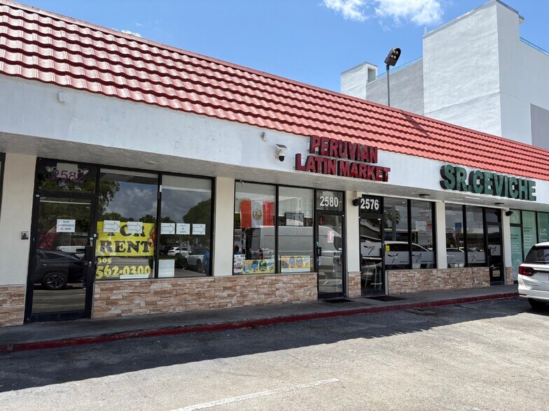2550-2584 NE Miami Gardens Dr, Miami, FL à louer - Photo de l’immeuble – Image 2 sur 2
