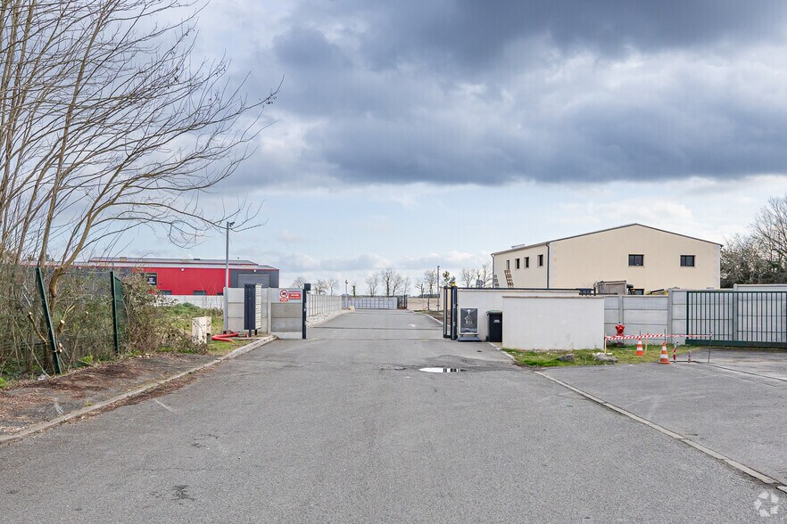 503 Rue André Marie Ampère, Saint-Jean-d'Illac à louer - Photo de l’immeuble – Image 2 sur 4