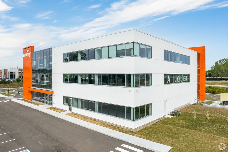 3105 Pl Louis-R.-Renaud, Laval, QC à vendre - Photo de l’immeuble – Image 2 sur 13