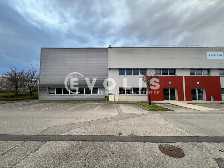 50 Rue Jean Zay, Saint-Priest à louer - Photo de l’immeuble – Image 3 sur 27