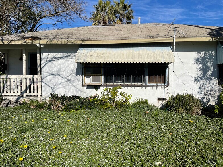 921 Rivera Dr, Sacramento, CA à vendre - Photo de l’immeuble – Image 2 sur 28