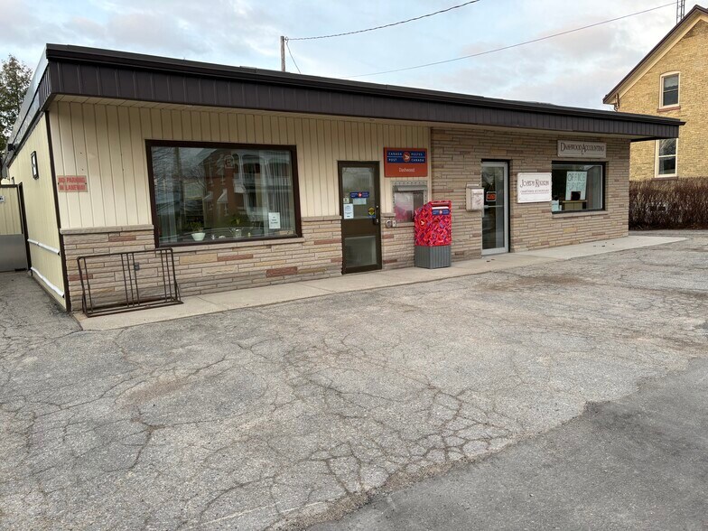 126 Main St E, Dashwood, ON à vendre - Photo de l’immeuble – Image 2 sur 13
