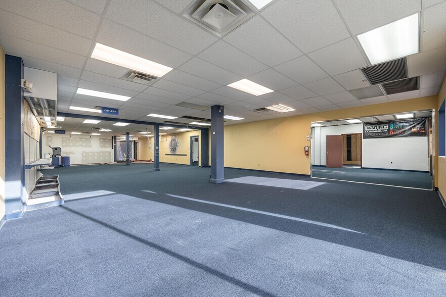 2546-2578 Fowler St, Fort Myers, FL à louer - Photo de l’immeuble – Image 1 sur 73