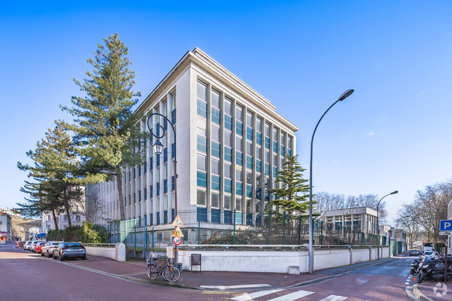 55 Quai Marcel Dassault, Saint-Cloud à louer - Photo de l’immeuble – Image 3 sur 7