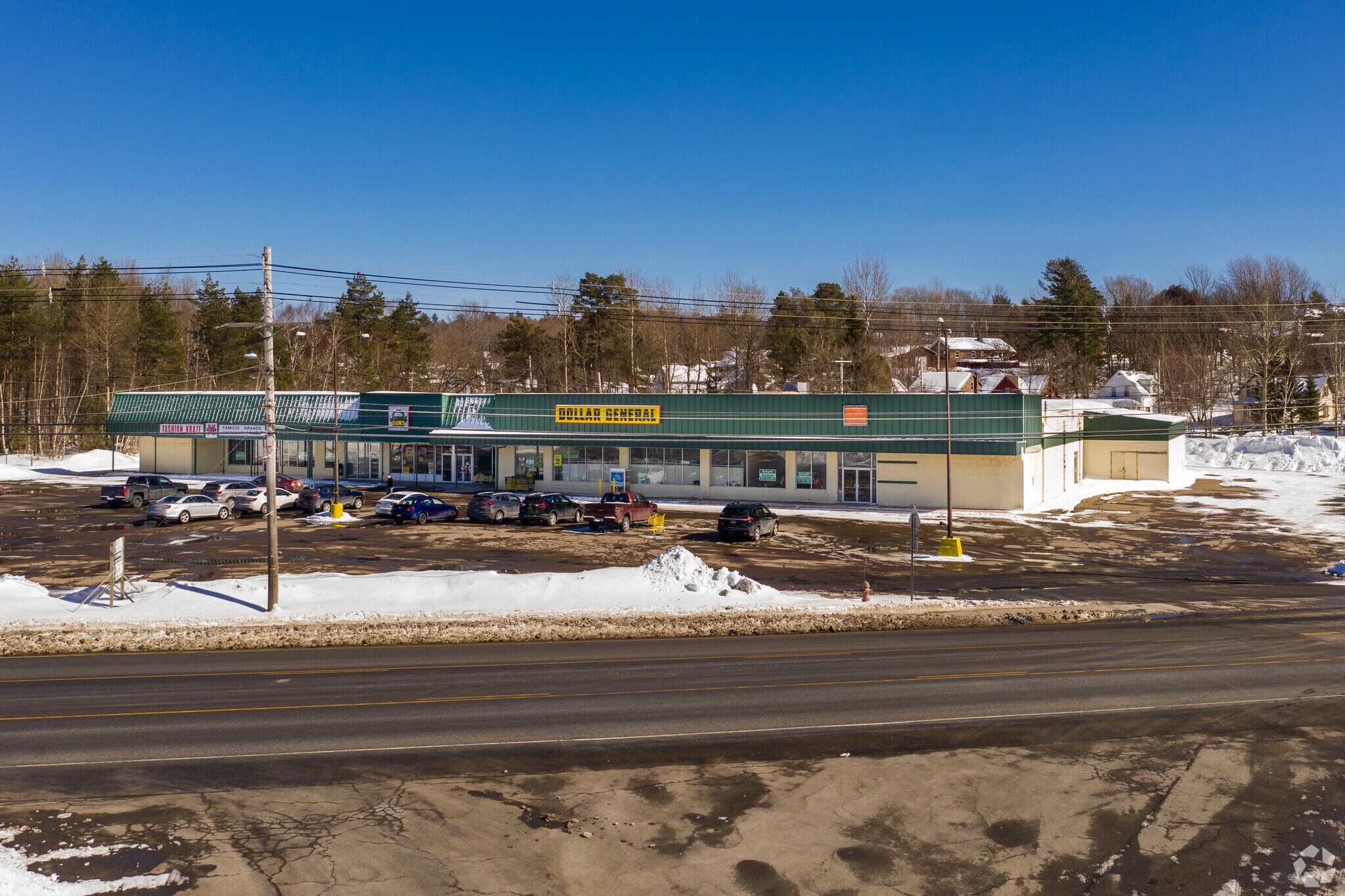 16 Demars Blvd, Tupper Lake, NY à vendre Photo principale– Image 1 sur 16