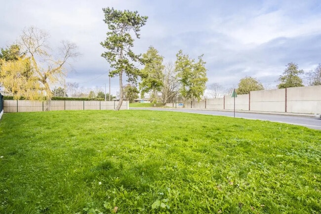 Plus de détails pour 87 Avenue Du Maréchal Galliéni, Conflans-Sainte-Honorine - Terrain à vendre