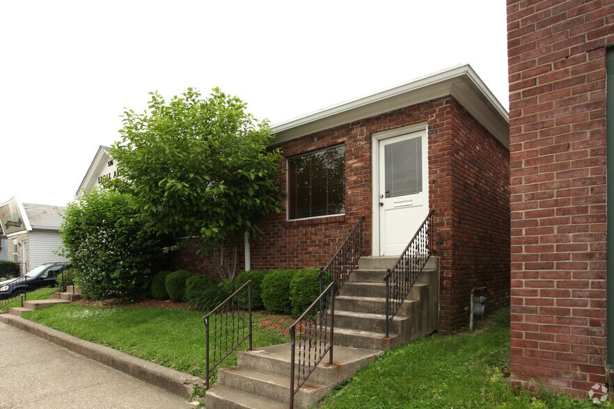 516 Court Ave, Jeffersonville, IN à vendre - Photo de l’immeuble – Image 2 sur 37