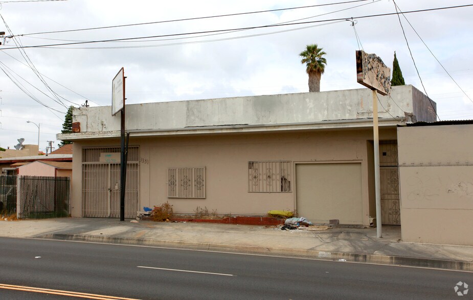 1251 W Century Blvd, Los Angeles, CA à louer - Photo de l’immeuble – Image 3 sur 3