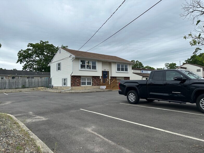 929 Lacey Rd, Forked River, NJ à vendre - Photo de l’immeuble – Image 3 sur 14