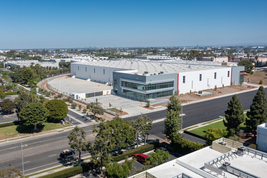 17451 Von Karman Ave, Irvine, CA à louer - Photo de l’immeuble – Image 3 sur 13