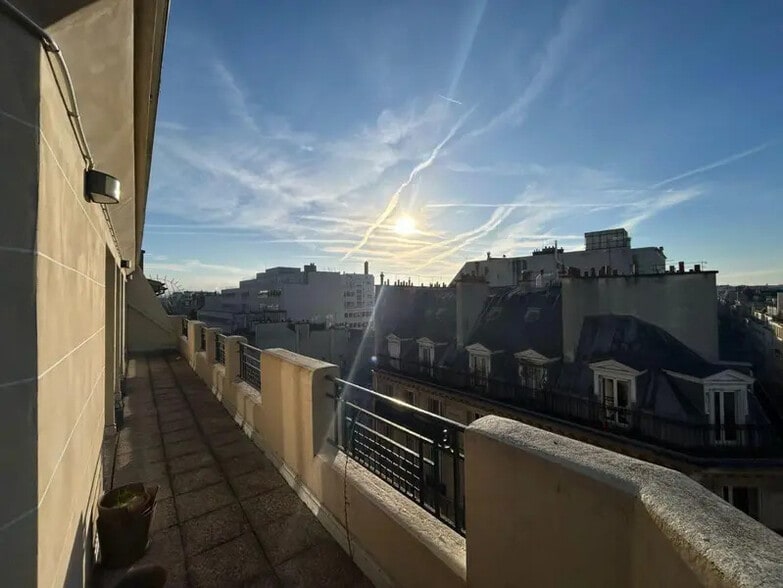 68 Rue D'Hauteville, Paris à louer - Photo de l’immeuble – Image 3 sur 12