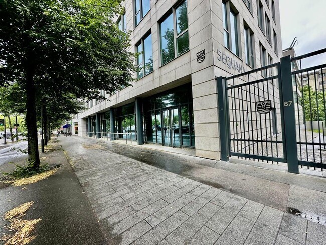 Plus de détails pour Bureau, Local commercial à louer