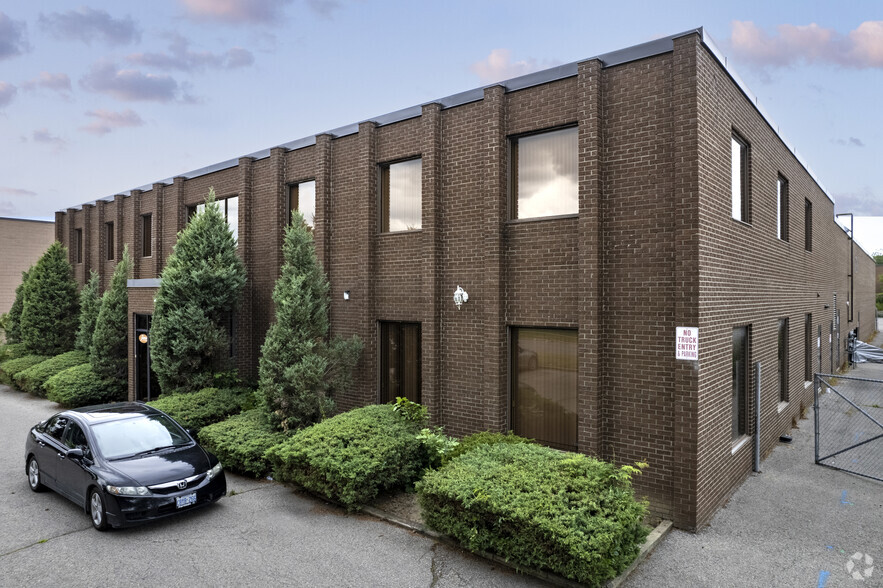 65 Melford Dr, Toronto, ON à louer - Photo de l’immeuble – Image 3 sur 5