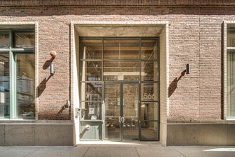 560-566 W Lake St, Chicago, IL à louer Photo intérieure– Image 1 sur 19