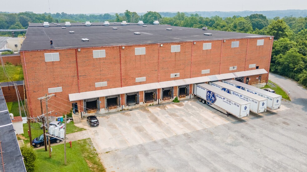 100 United Furniture Dr, Lexington, NC à louer - Photo principale – Image 1 sur 10