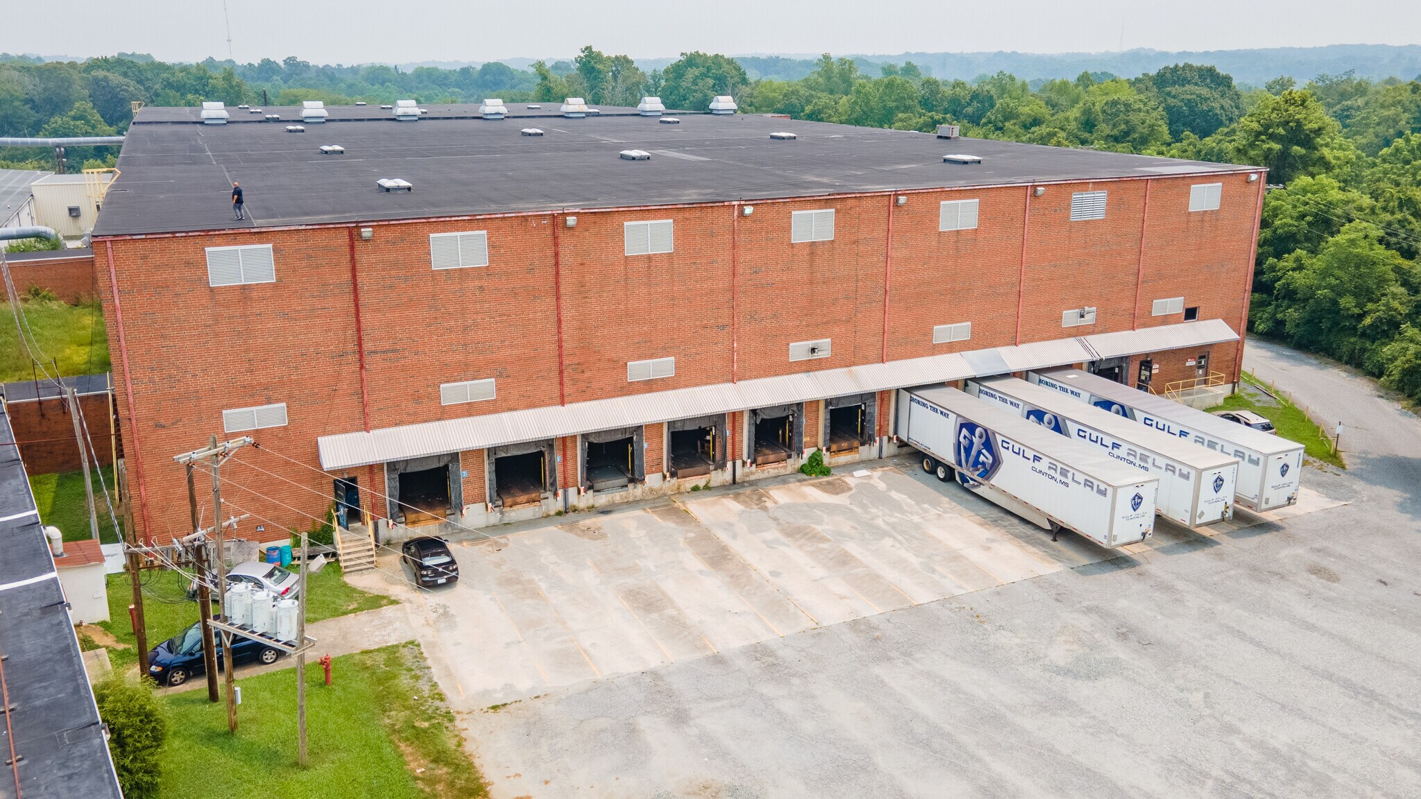 100 United Furniture Dr, Lexington, NC à louer Photo principale– Image 1 sur 11