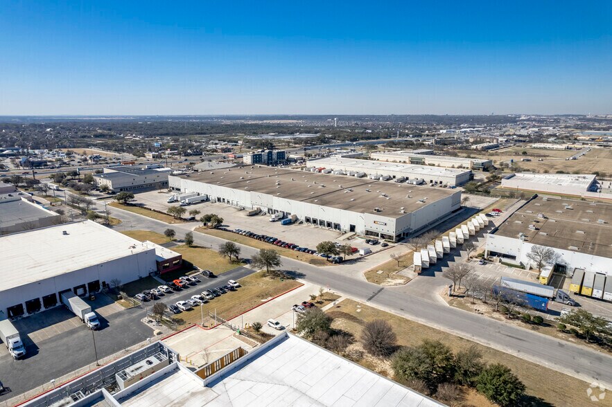 5755 Tri County Pky, Schertz, TX à louer - Aérien – Image 2 sur 6