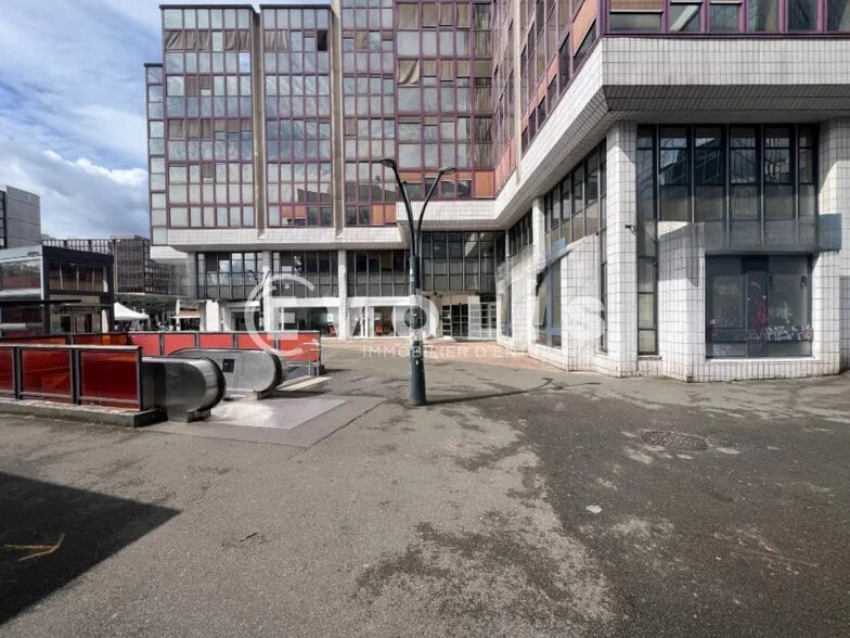 Bureau dans Fontenay-sous-Bois à louer - Photo de l’immeuble – Image 2 sur 18