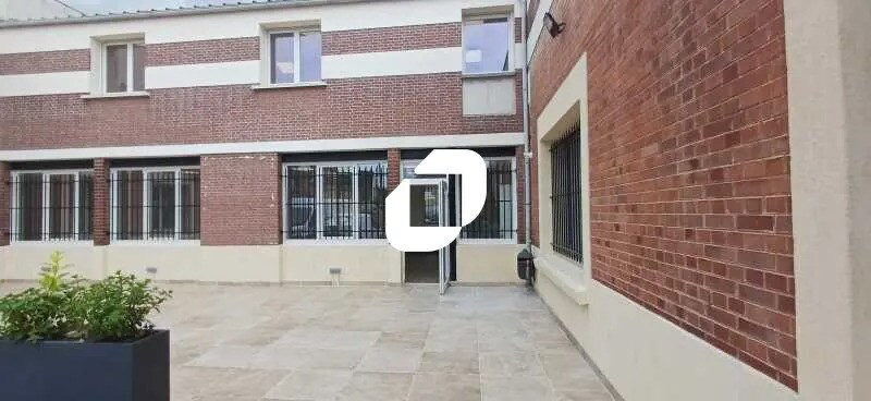 Bureau dans Aubergenville à louer Photo de l’immeuble– Image 1 sur 8