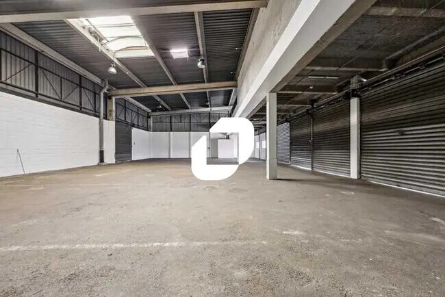 Plus de détails pour Bureau, Local d'activités à louer