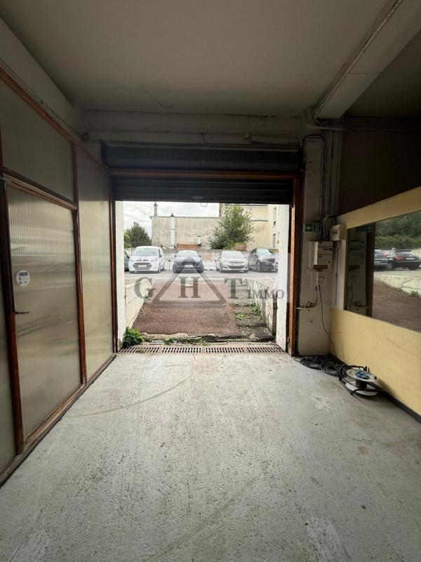 Plus de détails pour Industriel/Logistique à louer