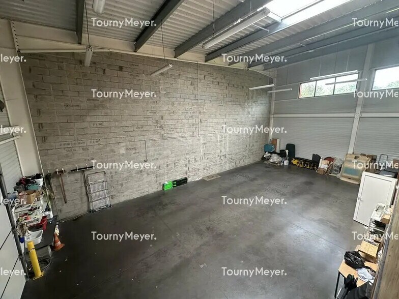 Local d'activités dans Orvault à vendre - Photo de l’immeuble – Image 3 sur 10