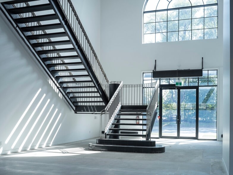 2650 St Clair Av W, Toronto, ON à vendre - Photo intérieure – Image 3 sur 99