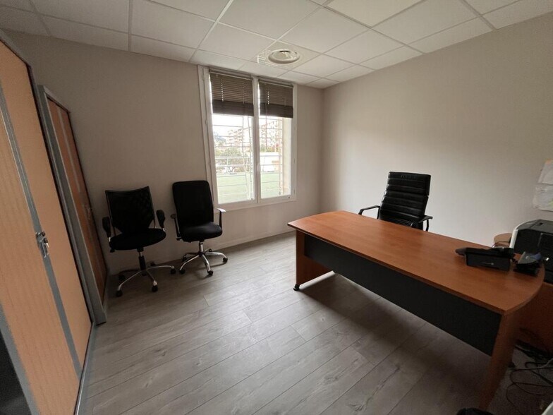 Bureau dans Toulon à louer - Photo de l’immeuble – Image 3 sur 8