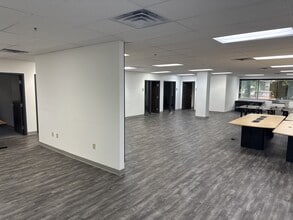 825 Northgate Blvd, New Albany, IN à louer Photo intérieure– Image 2 sur 4
