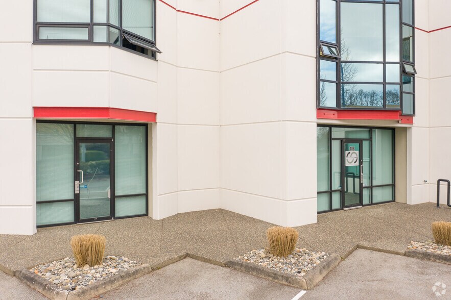 12300 Horseshoe Way, Richmond, BC à louer - Photo de l’immeuble – Image 3 sur 4