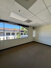 4970 El Camino Real, Los Altos, CA à louer Photo intérieure– Image 2 sur 6