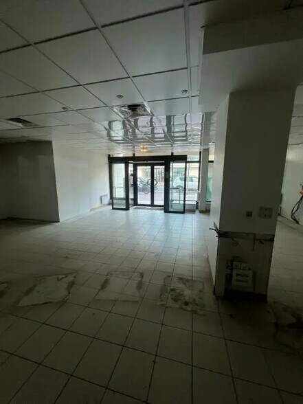 Local commercial dans Levallois-Perret à louer - Photo de l’immeuble – Image 2 sur 9